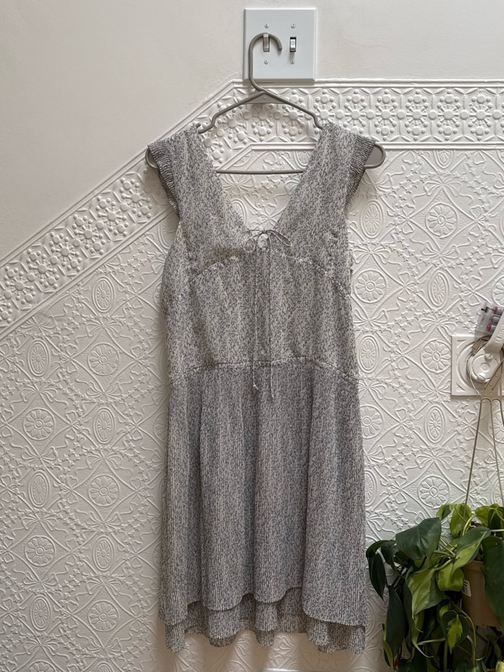 Lightweight Gray Floral V-Neck mini Dress